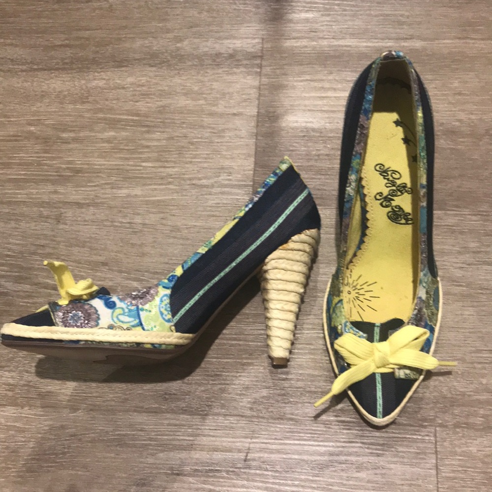 Naughty Monkey sneaker lace wicker heel 7.5